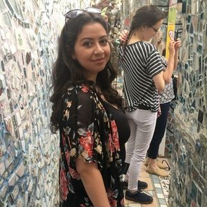 Meet your Posher, Selena